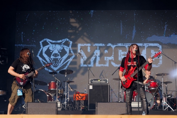 
				 Семья космических медведей. Биография группы «УРСУС» 			
