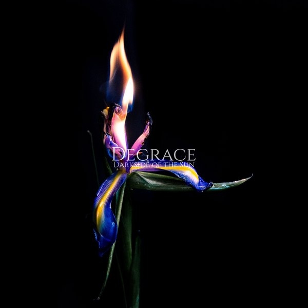 
				Сюрреалистичный киберпанк в клипе Darkside of the Sun — Degrace			