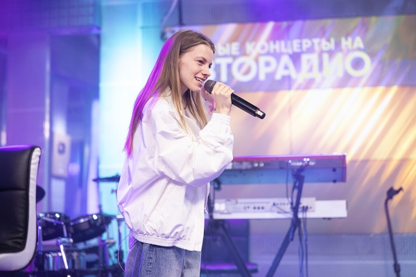 Ксения Минаева: Написала «Шоколадку», сидя на сломанном диване!