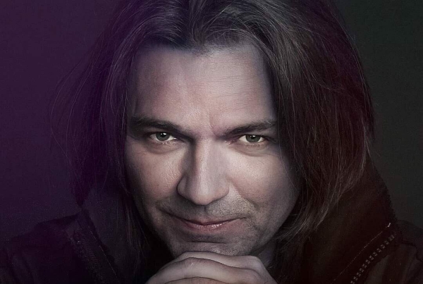 Дмитрий Маликов улетел в космос, вспоминая «Слезы Питера»