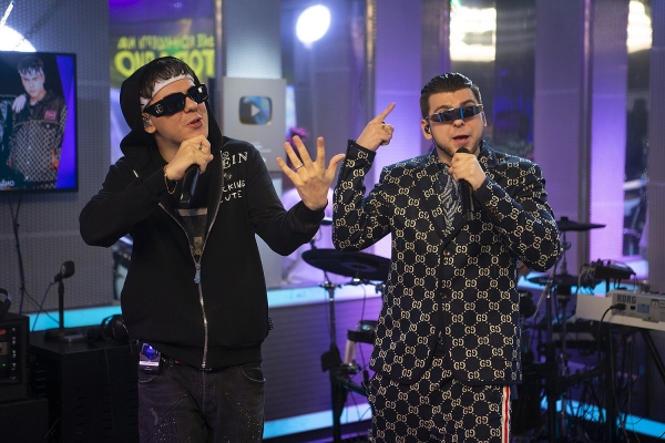 Gayazovs Brothers простились со школьной любовью на «Выпускном»