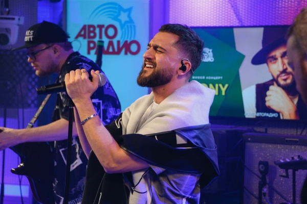 Jony показал, куда «Реки вели»