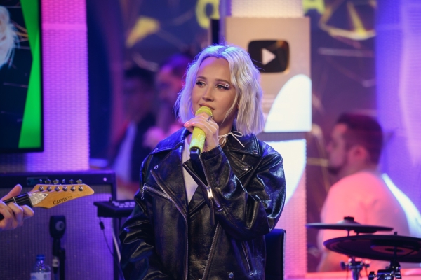 Клава Кока расстроилась из-за слива «Бумеранга» в сеть Клава Кока расстроилась из-за слива «Бумеранга» в сеть