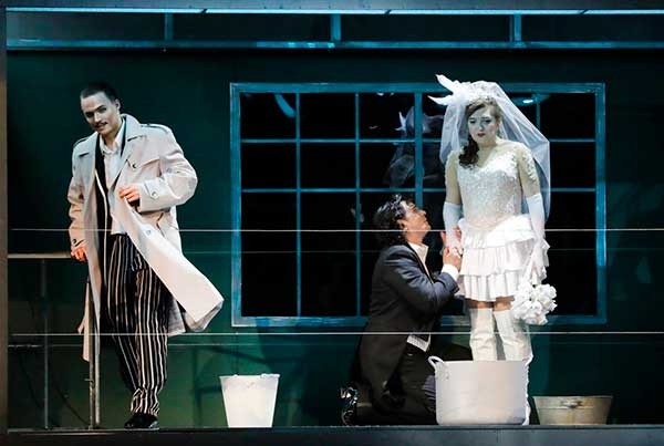 Георгий Исаакян ставит «Севильского цирюльника»: премьера в Ростовском музыкальном театре (10 июня 2022) Георгий Исаакян ставит «Севильского цирюльника»: премьера в Ростовском музыкальном театре (10 июня 2022)